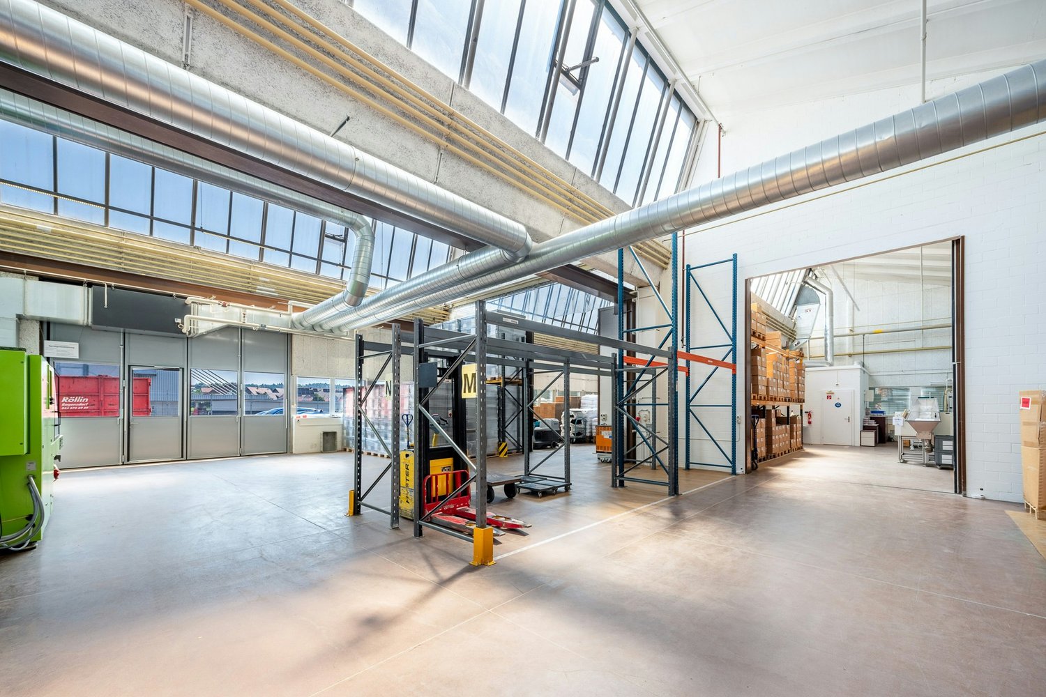 1300m² industrial object, Foto 1 von 10