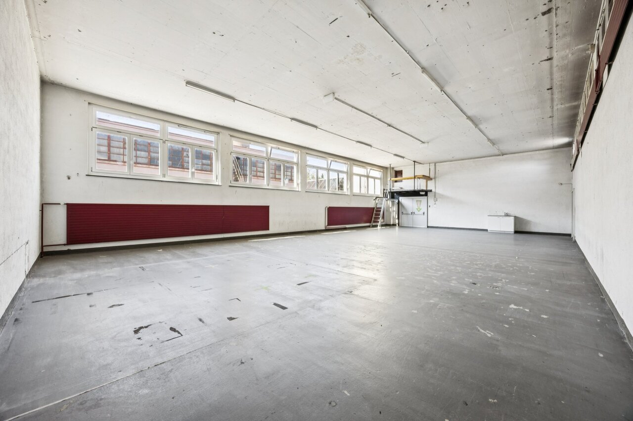 670m² commercial, photo 2 sur 10