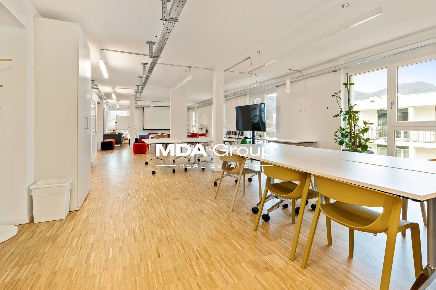 890m² Büro, Foto 4 von 10