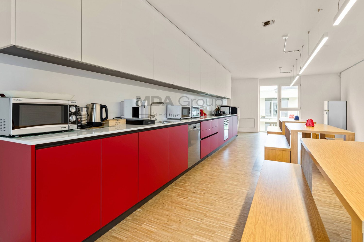 890m² Büro, Foto 8 von 10
