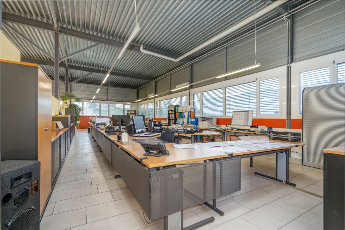 Fabbrica di 915m²