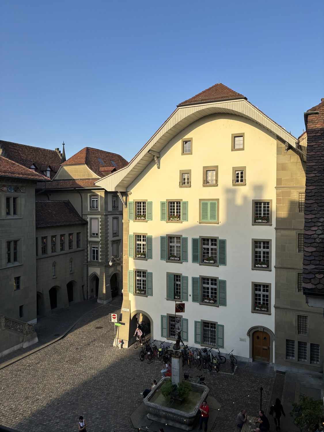 25m² commercial