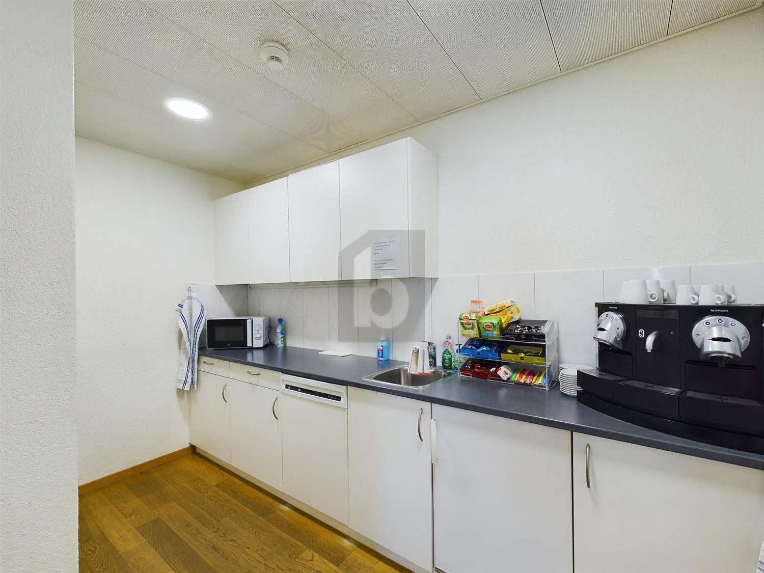 95m² office