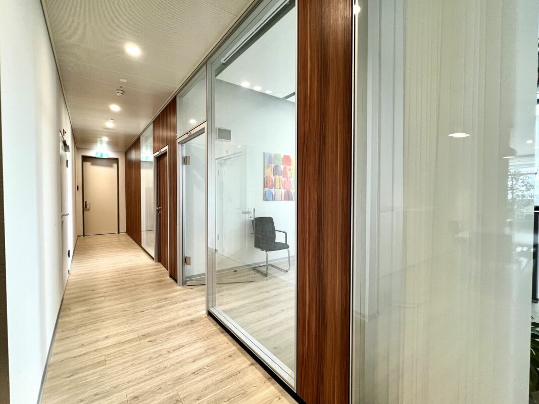 396m² office, photo 4 of 10