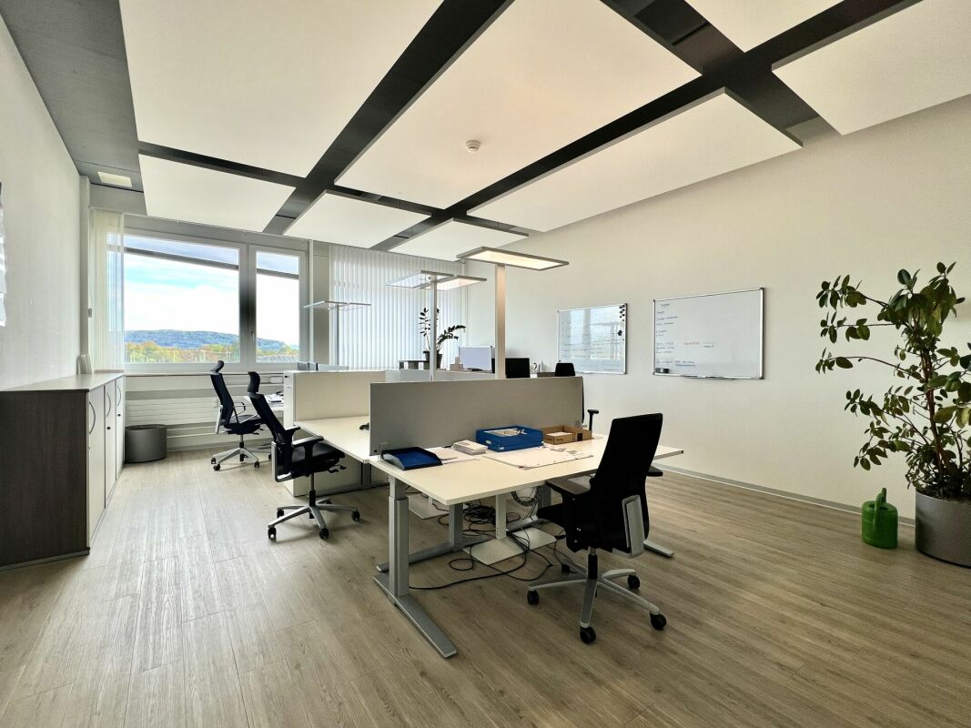 396m² office, photo 2 of 10