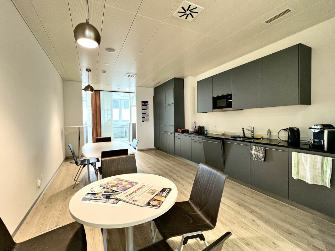 396m² office, photo 7 of 10
