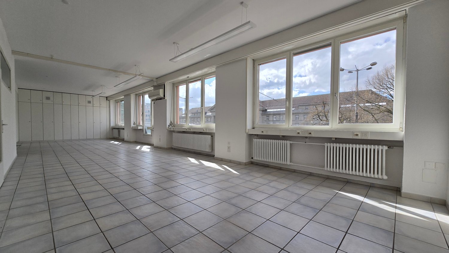 170m² office