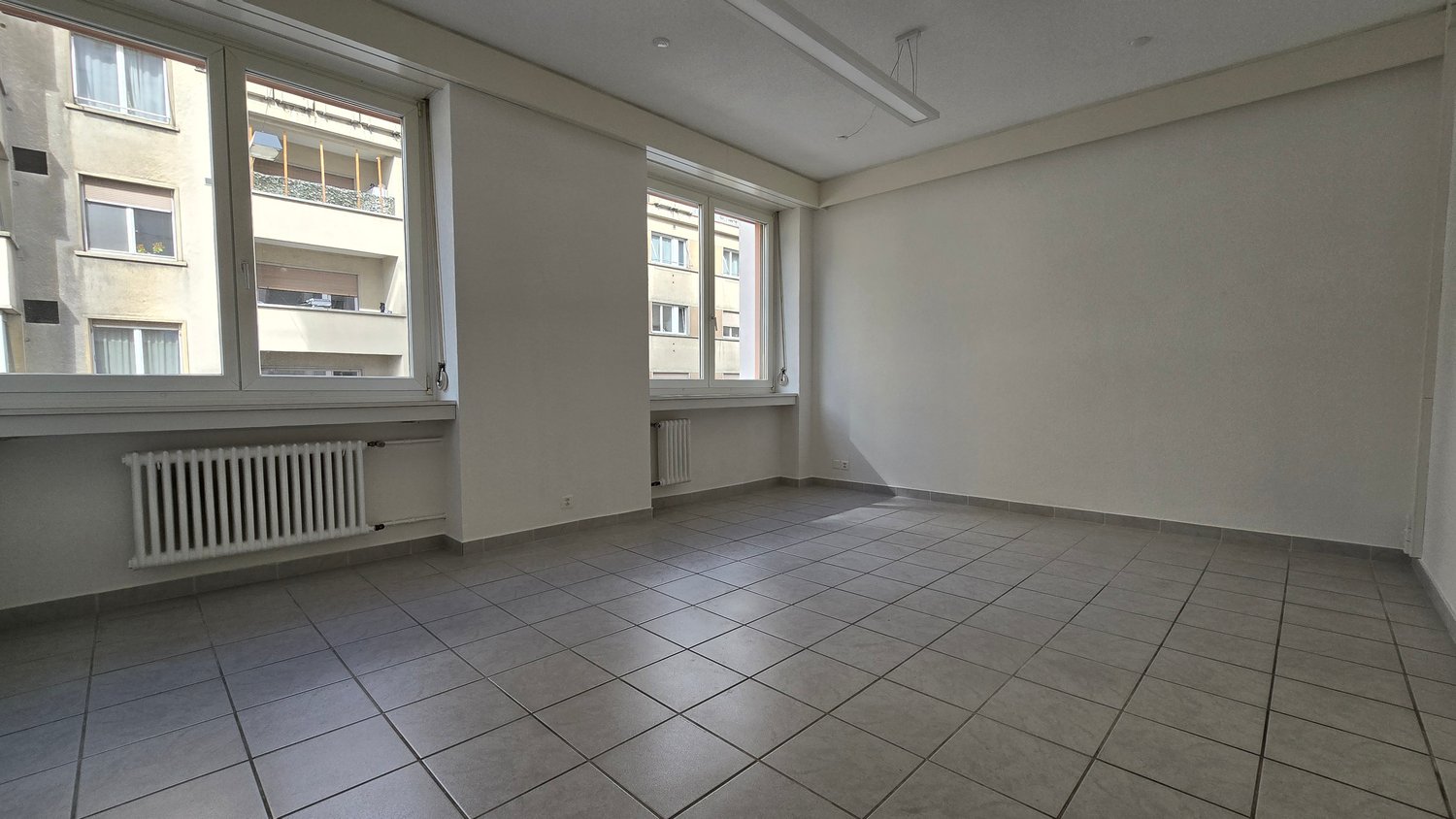 170m² office