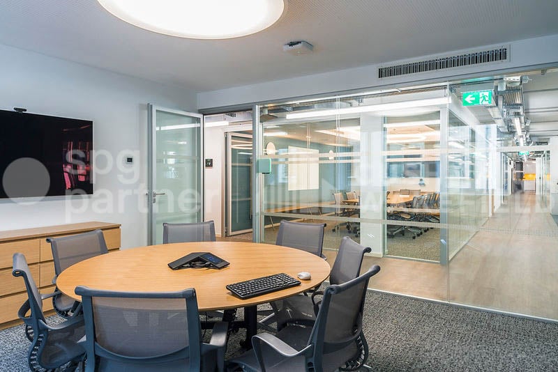 820m² Büro, Foto 1 von 10