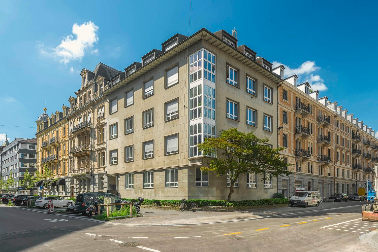 189m² office