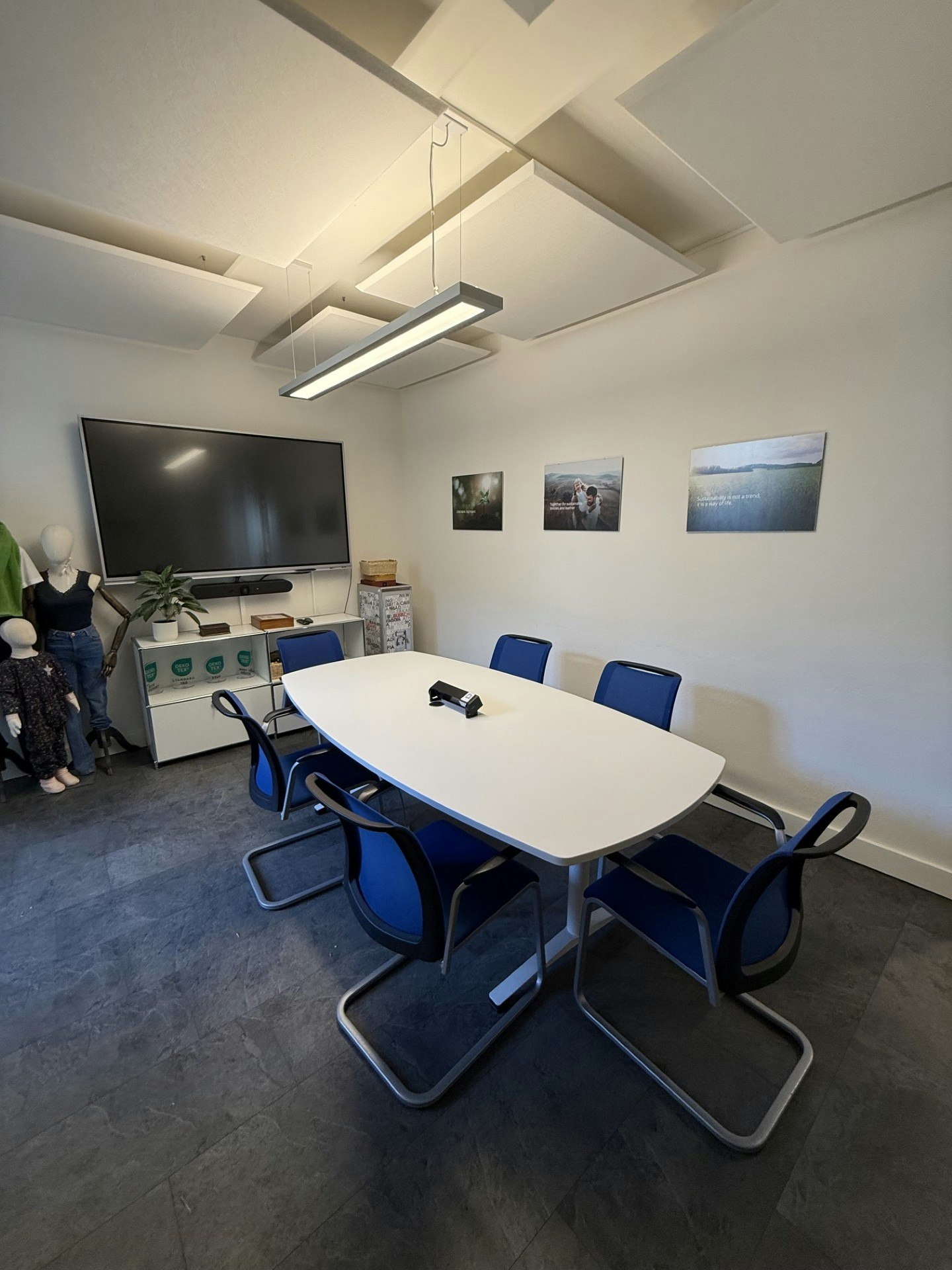 189m² office