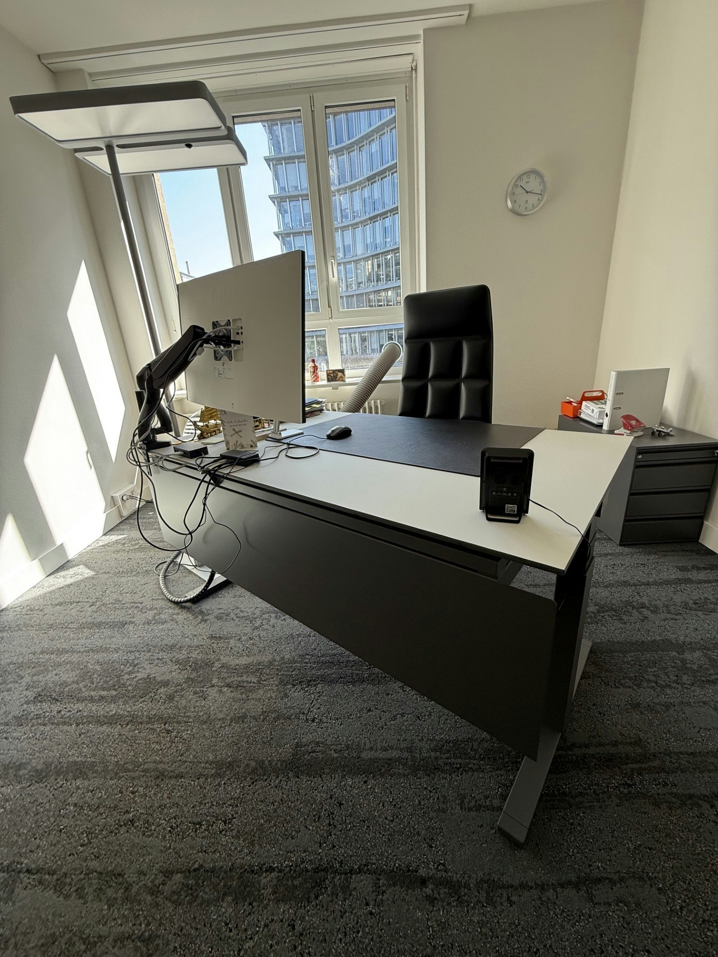 189m² office