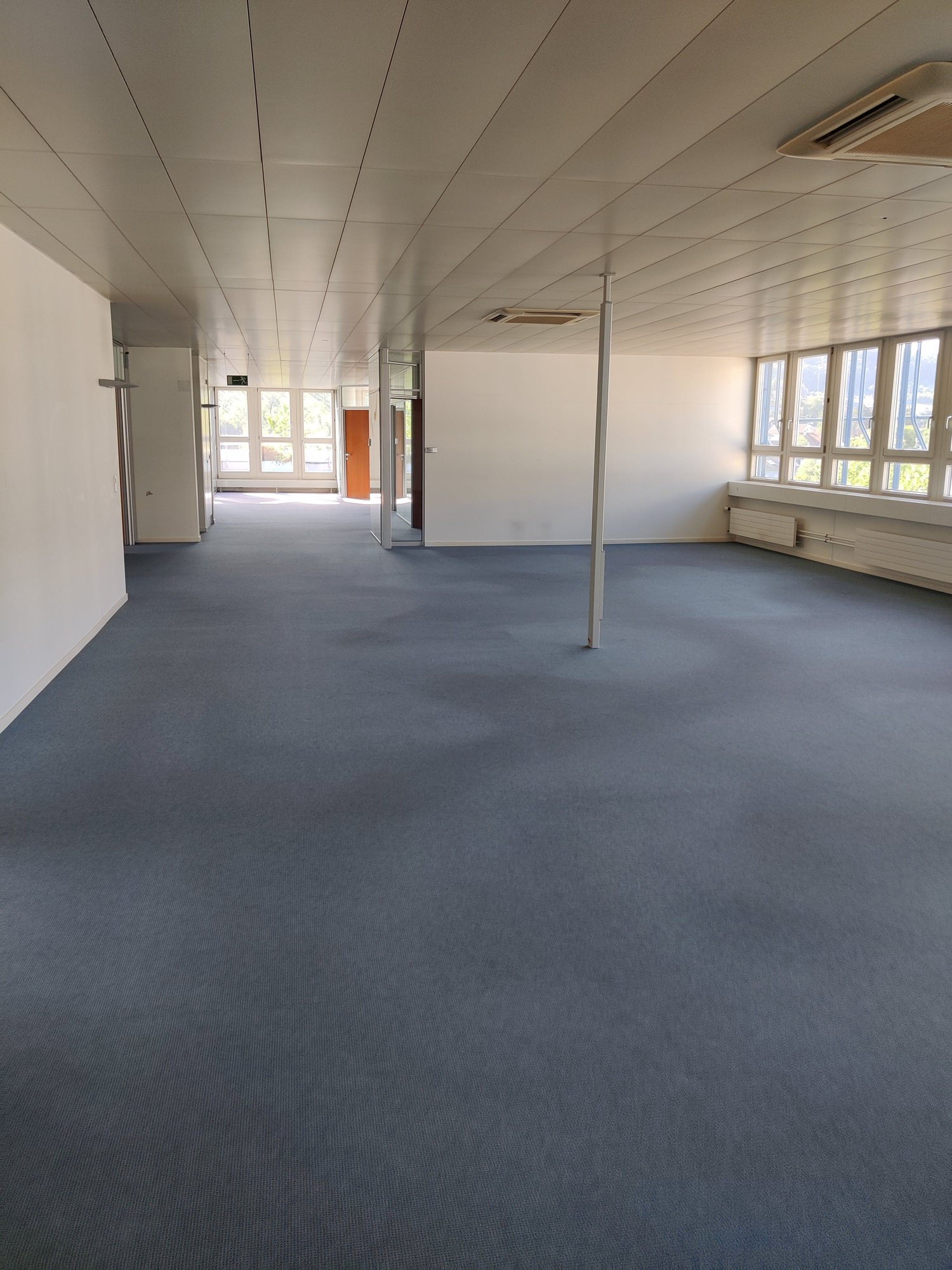 488m² Büro, Foto 2 von 5