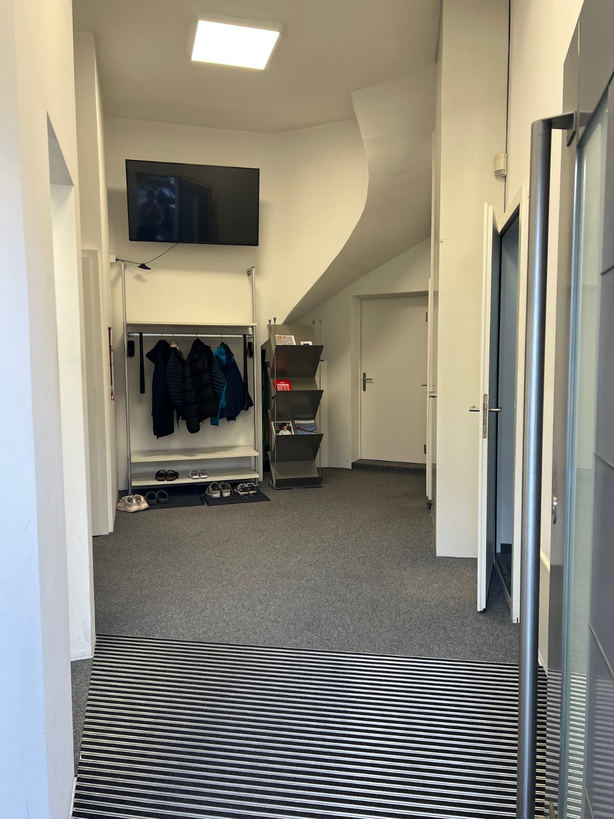 Büroflächen in Untervaz zu attraktiven bestehenden Mietkonditionen zu übernehmen, Foto 1 von 8