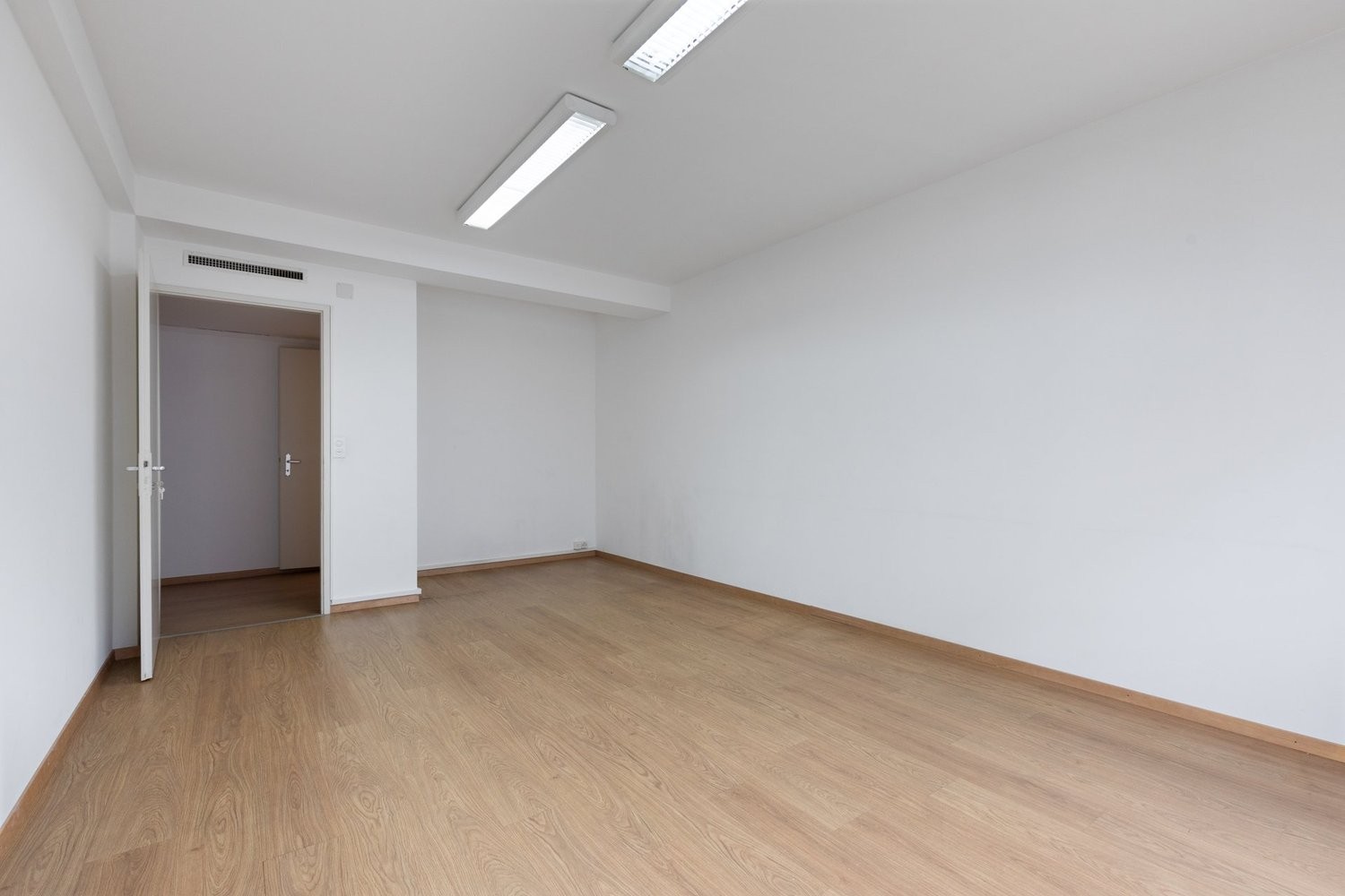 218m² Büro, Foto 8 von 10