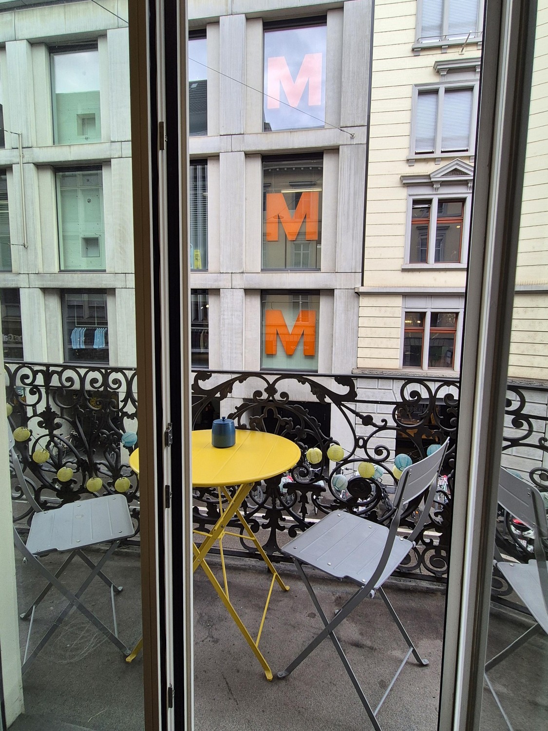 97m² office