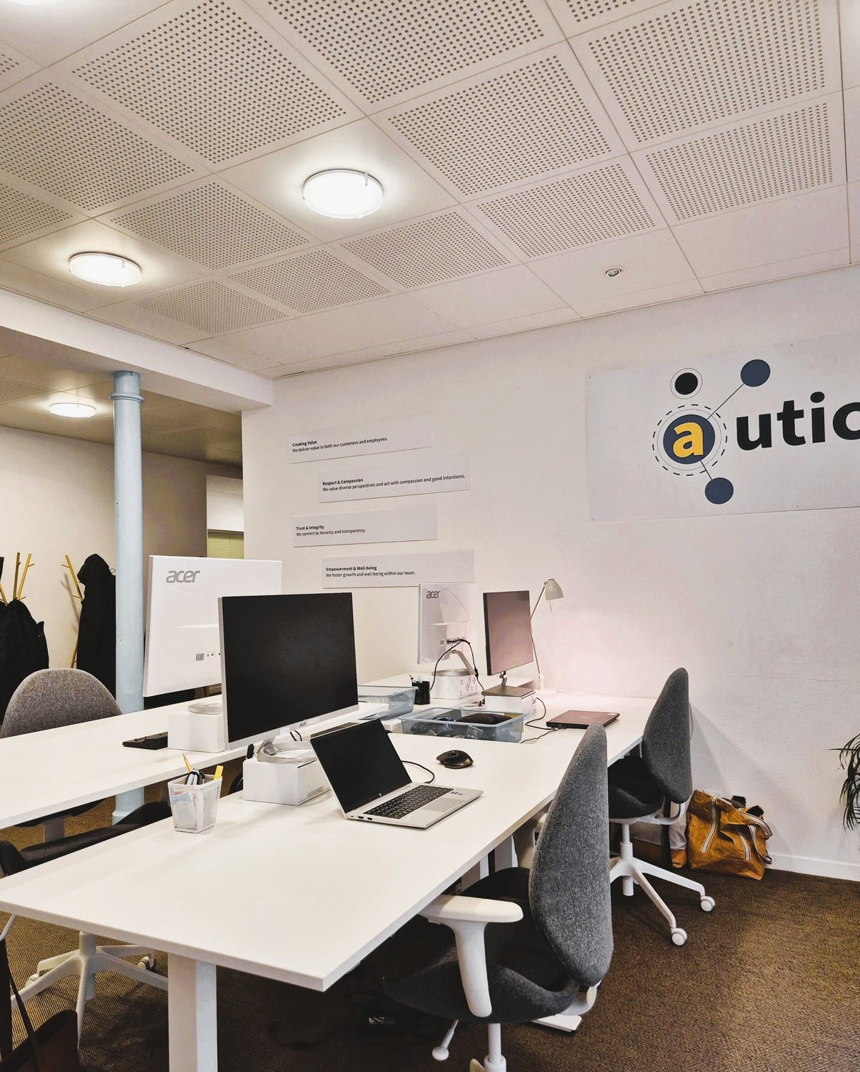 97m² office
