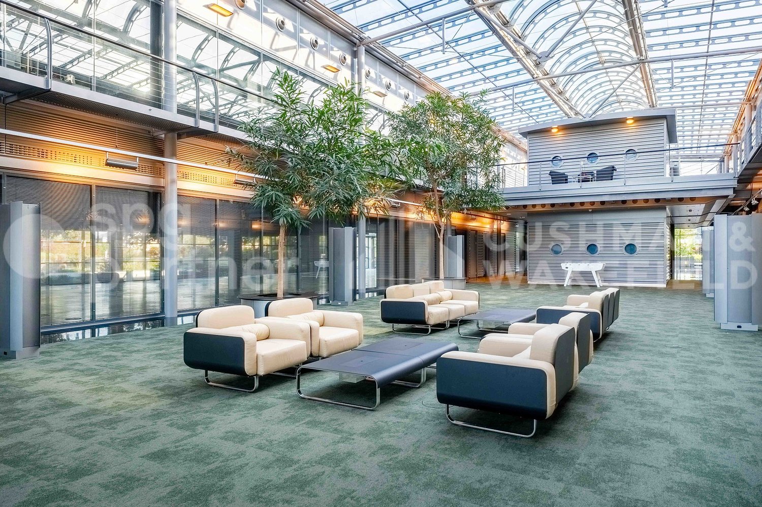1450m² office
