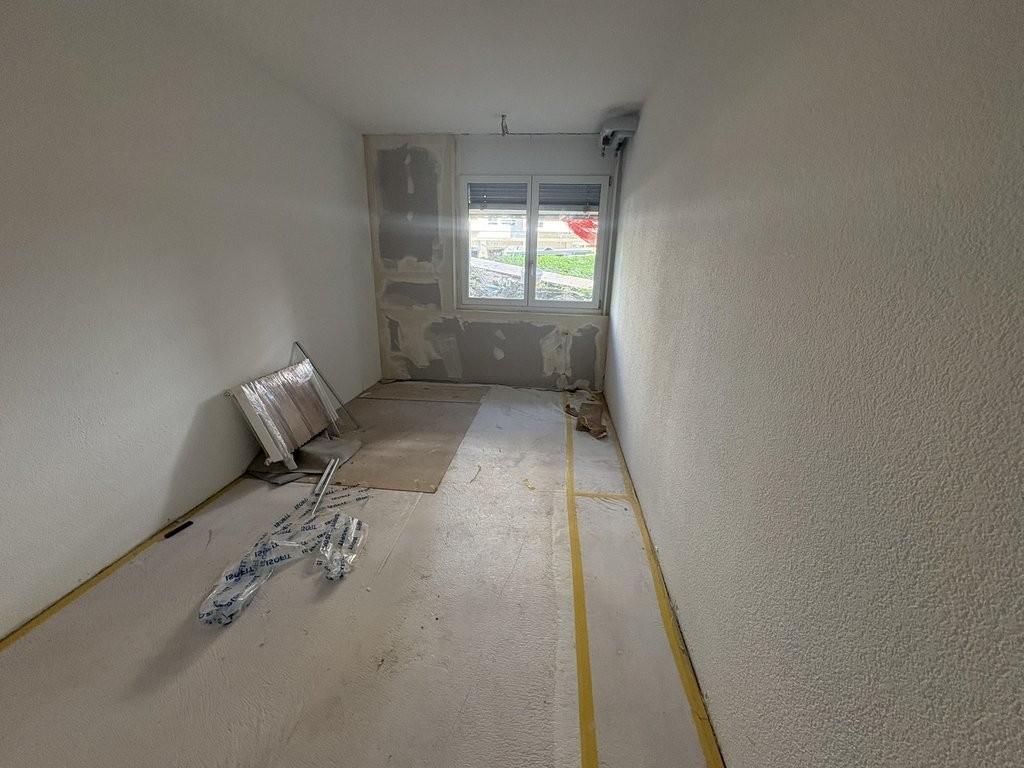 75m² office