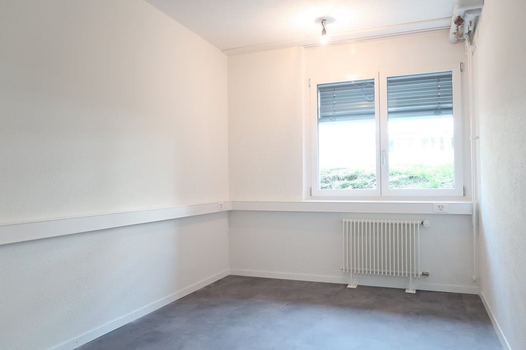 75m² office