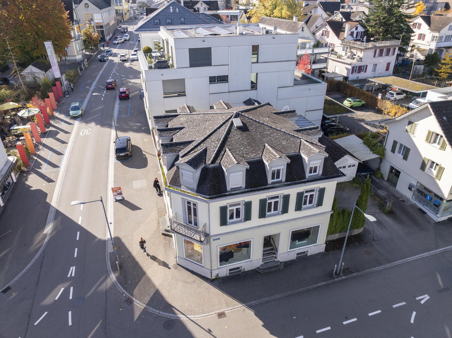 83m² commercial