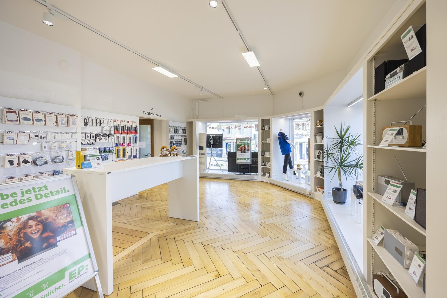 83m² commercial