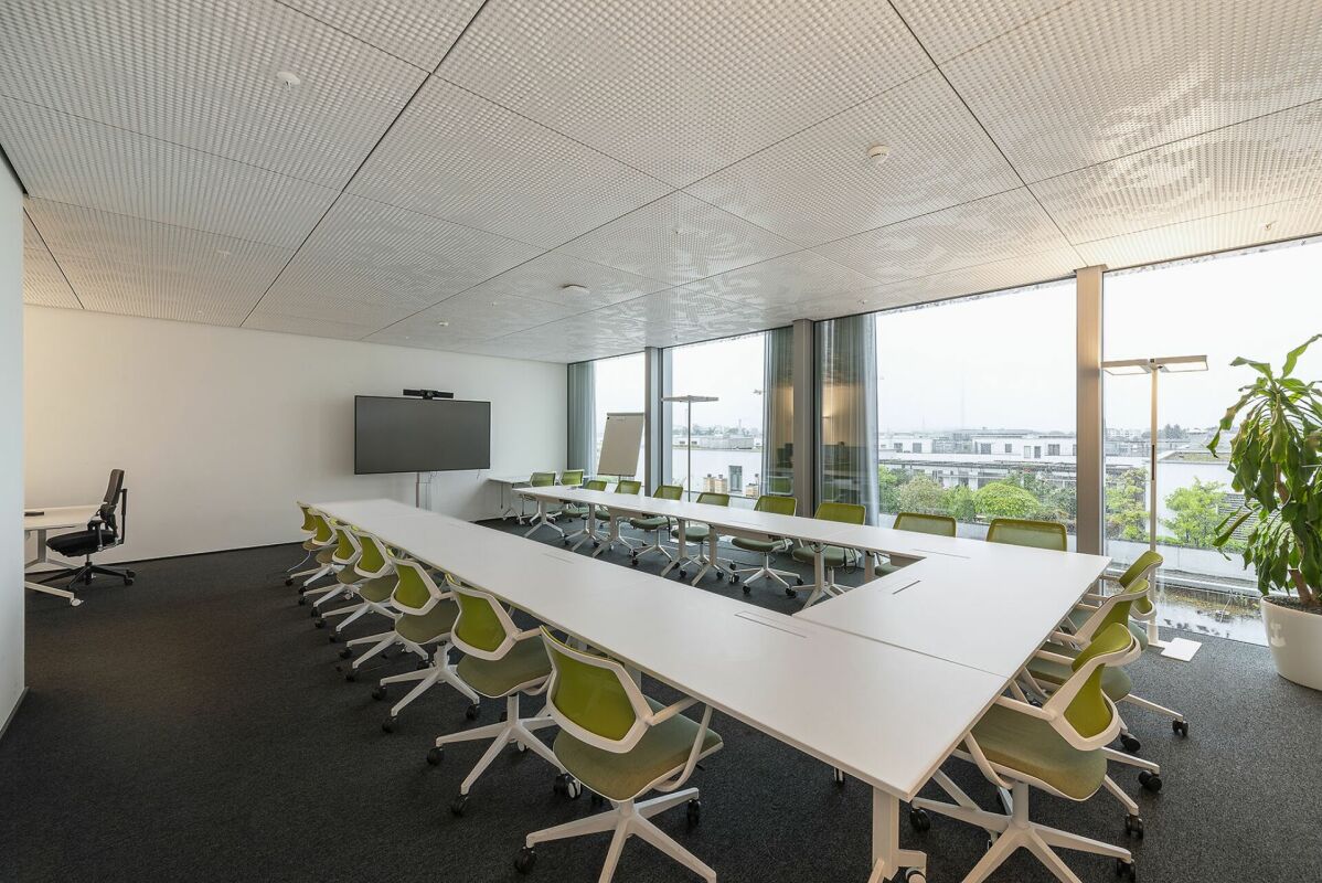 7420m² office