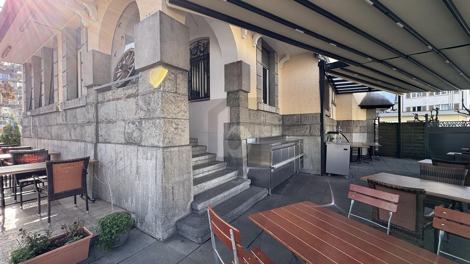 235m² restaurant