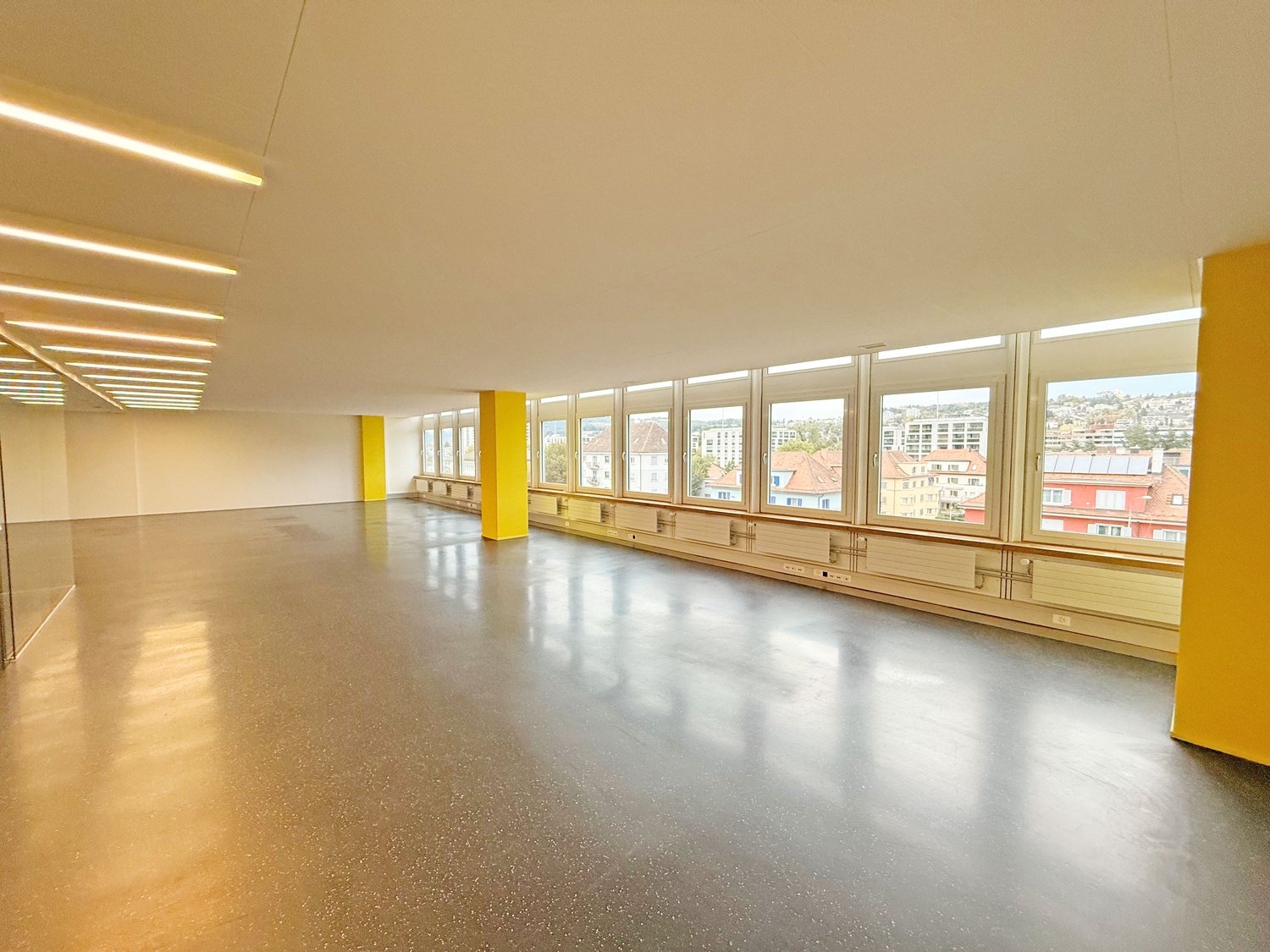 624m² office