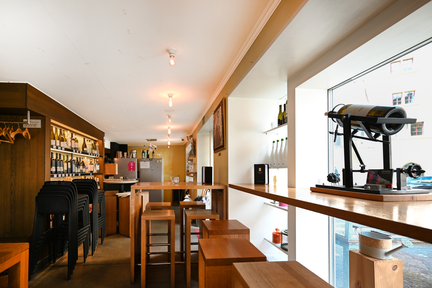 88m² shop