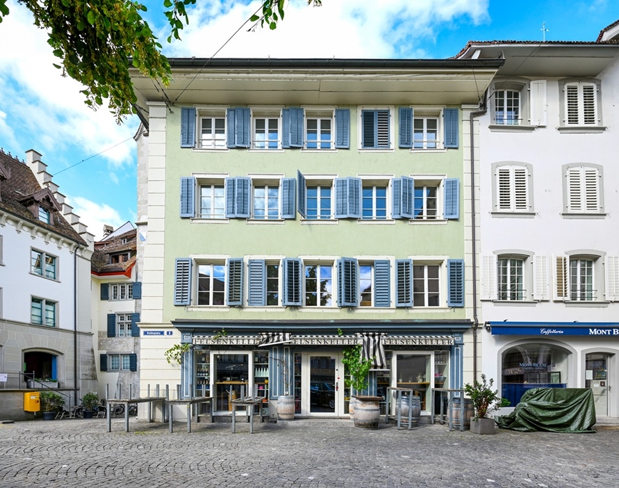 88m² shop
