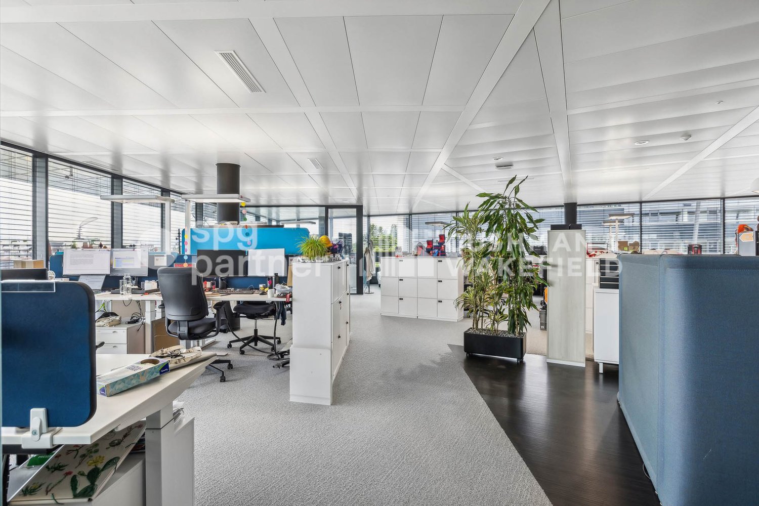 254m² Büro, Foto 3 von 10