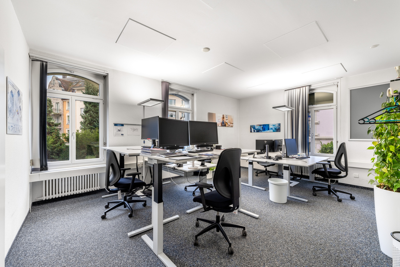 874m² office
