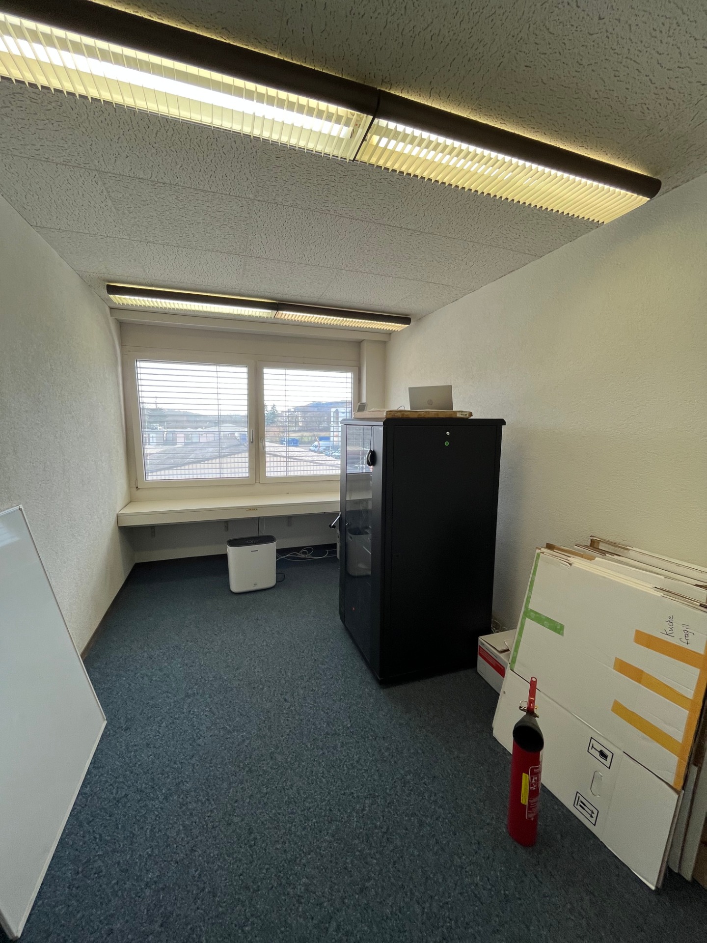 102m² commercial