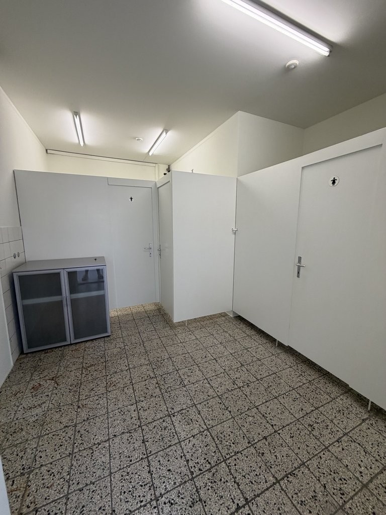 150m² commercial