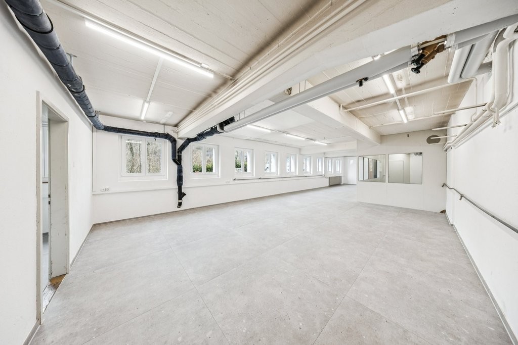 130m² commerciale, foto 4 di 10