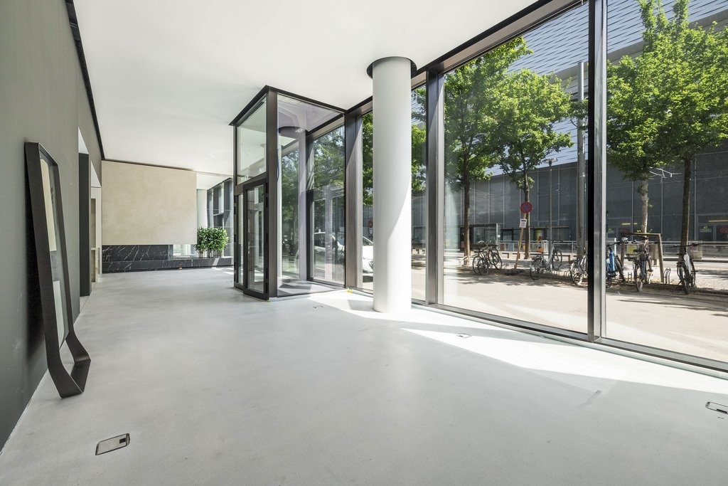 264m² commercial