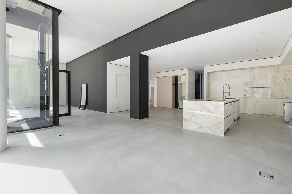 264m² commercial