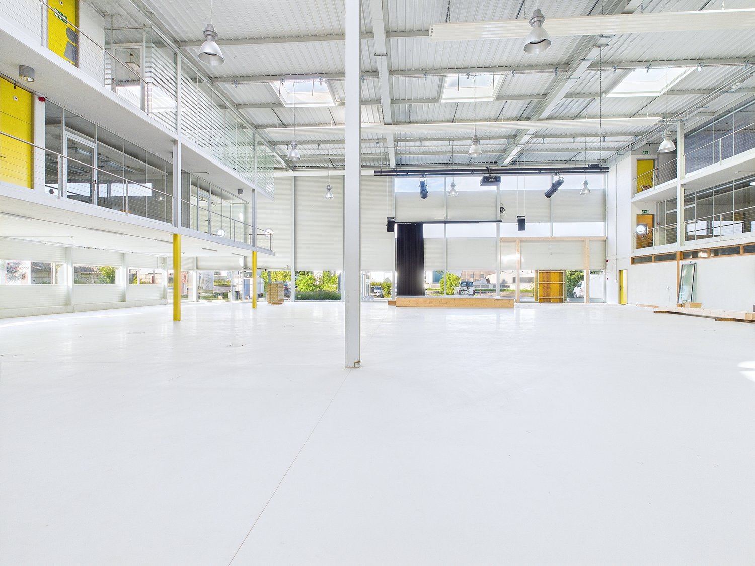 1467m² industrial object