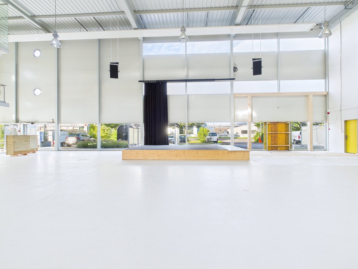 1467m² industrial object