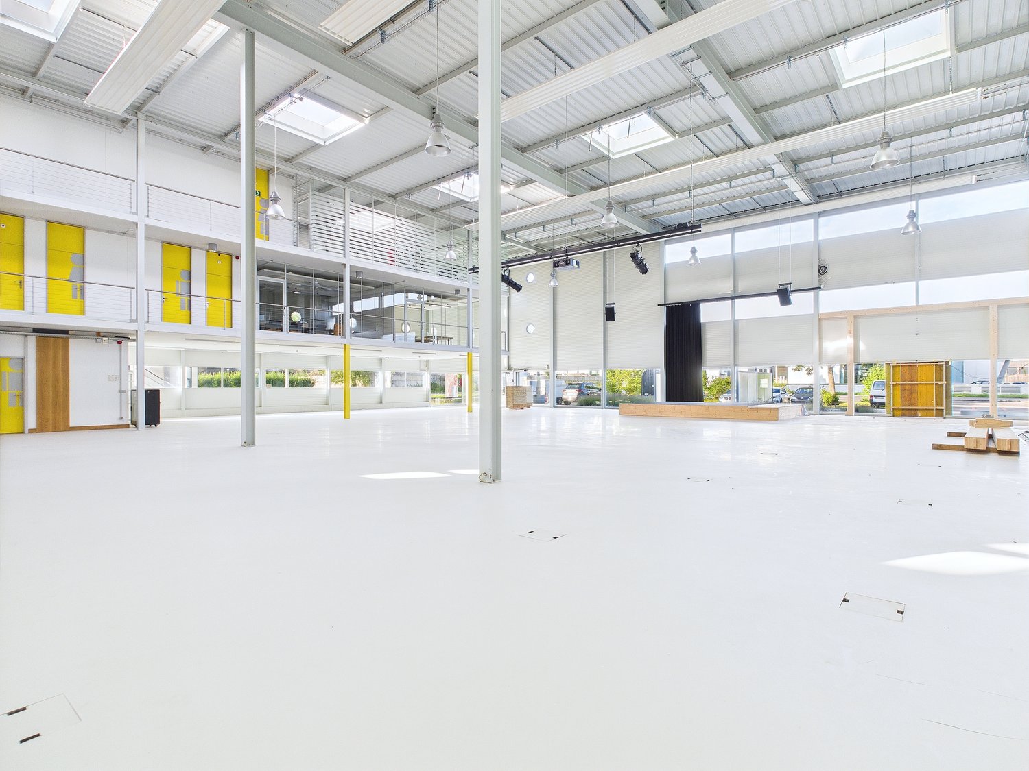 1467m² industrial object