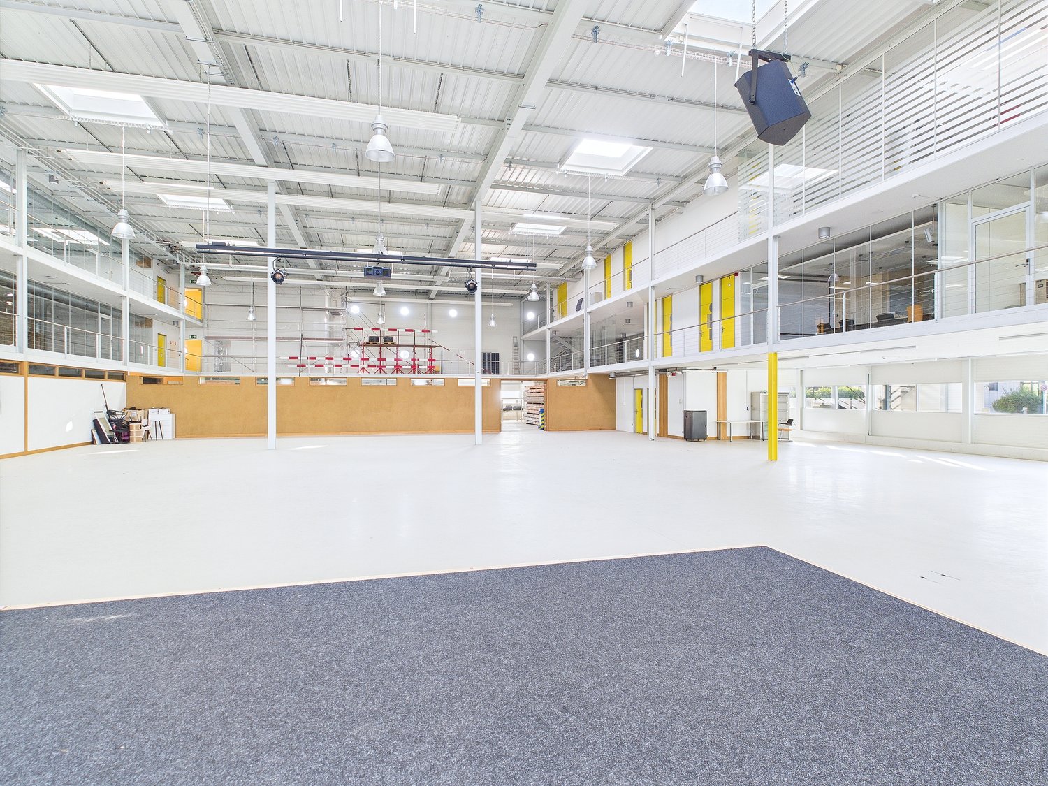 1467m² industrial object