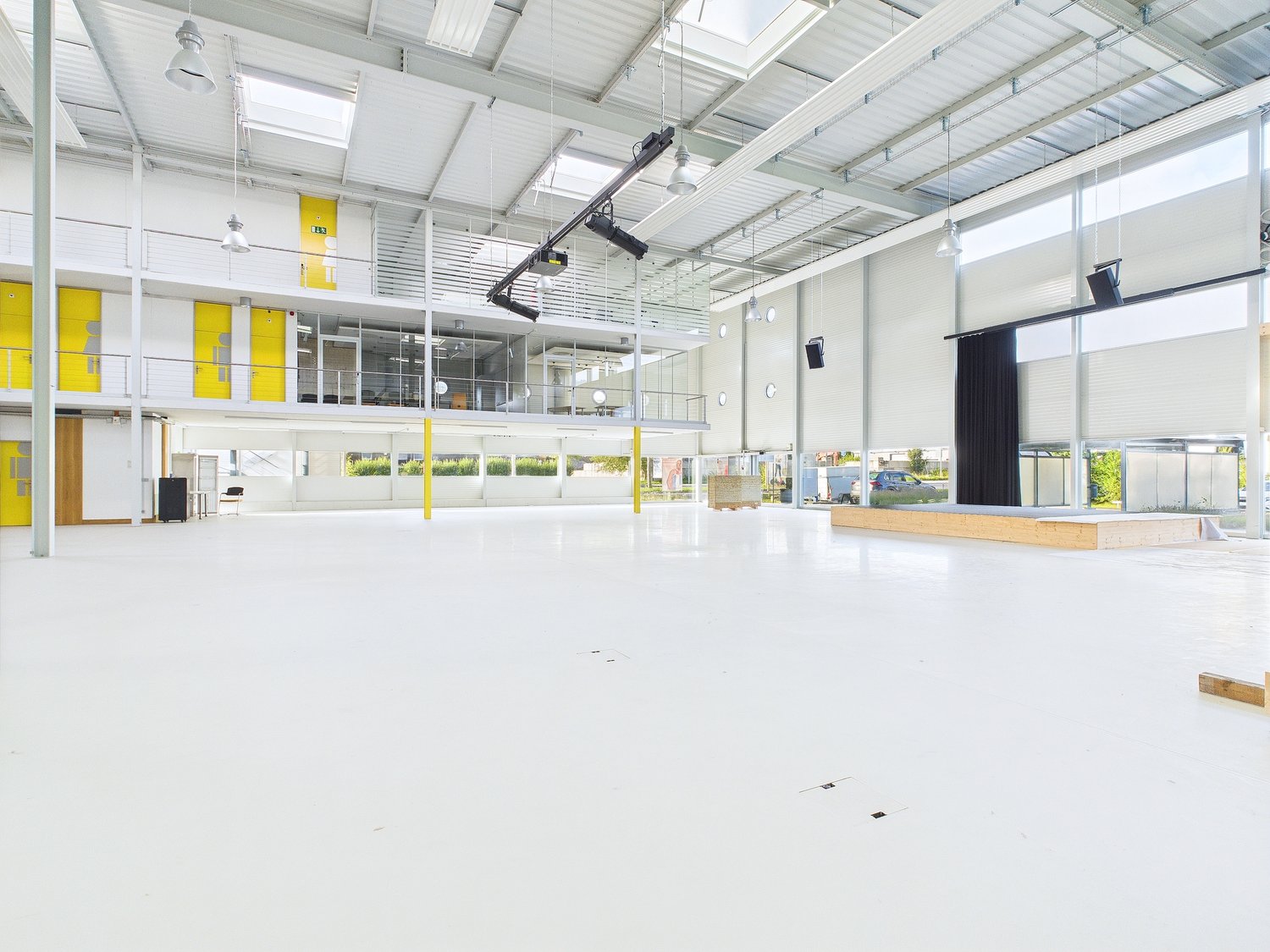 1467m² industrial object