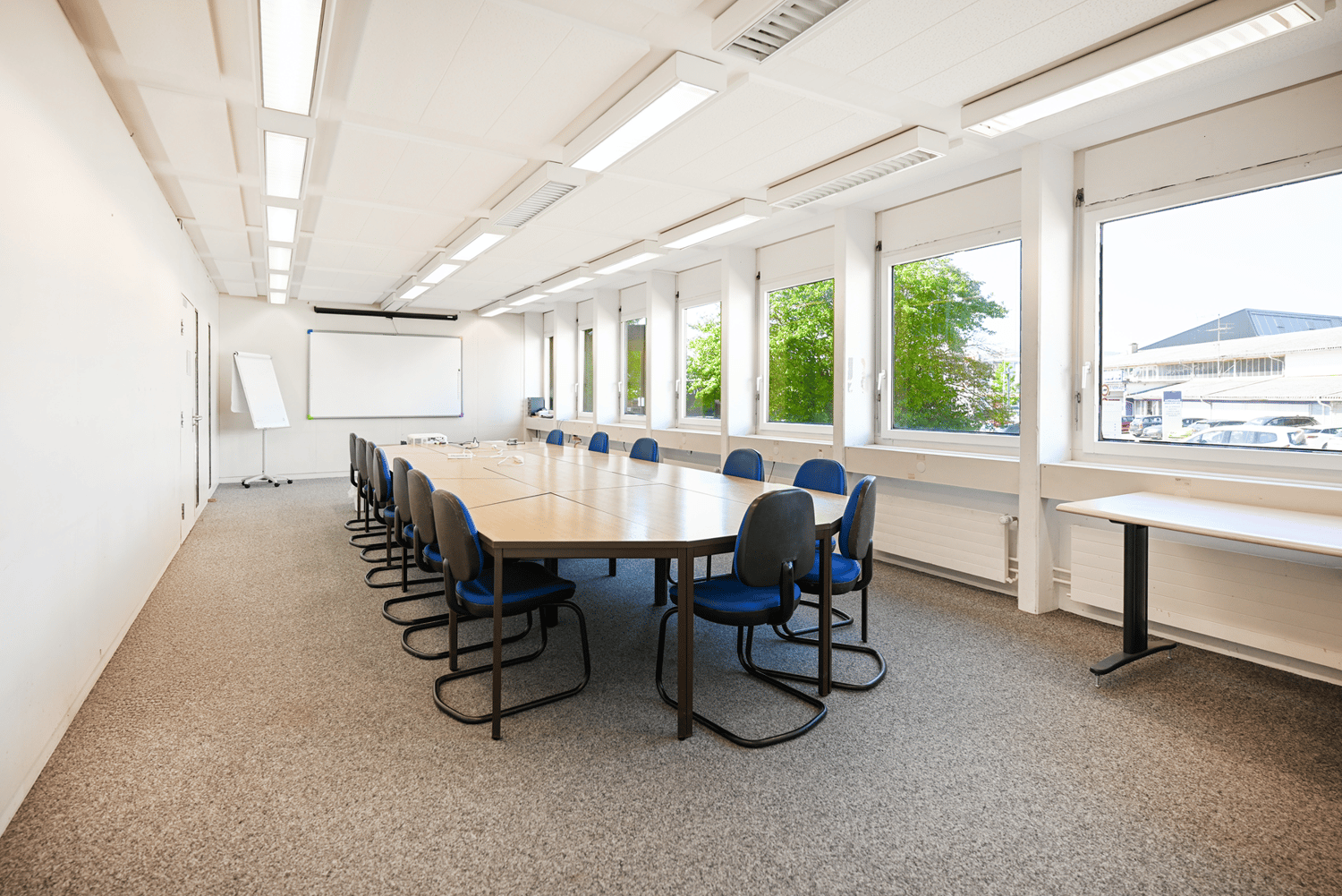 803m² office