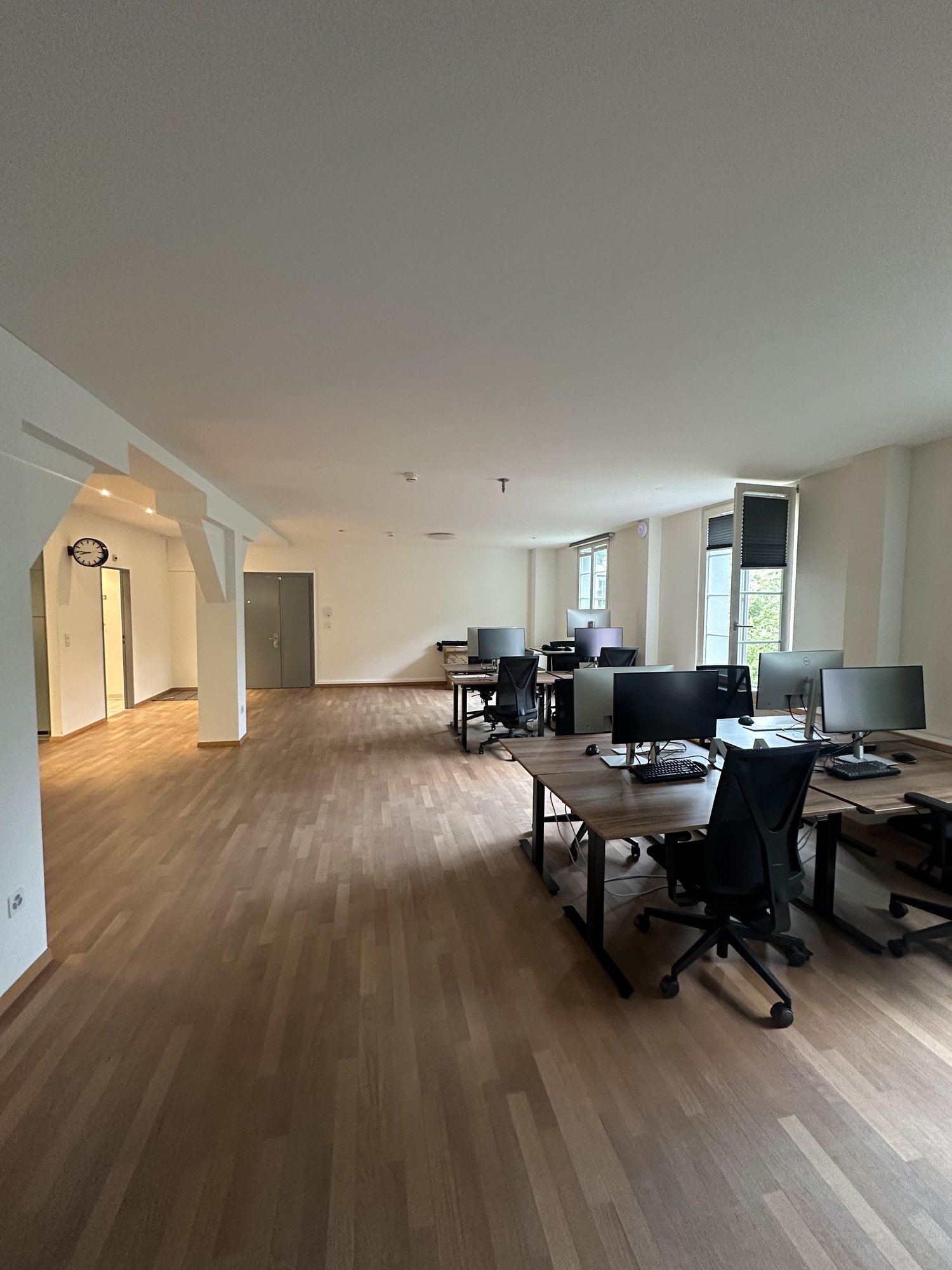 150m² ufficio, foto 2 di 9