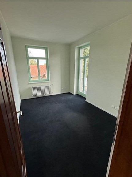 356m² office