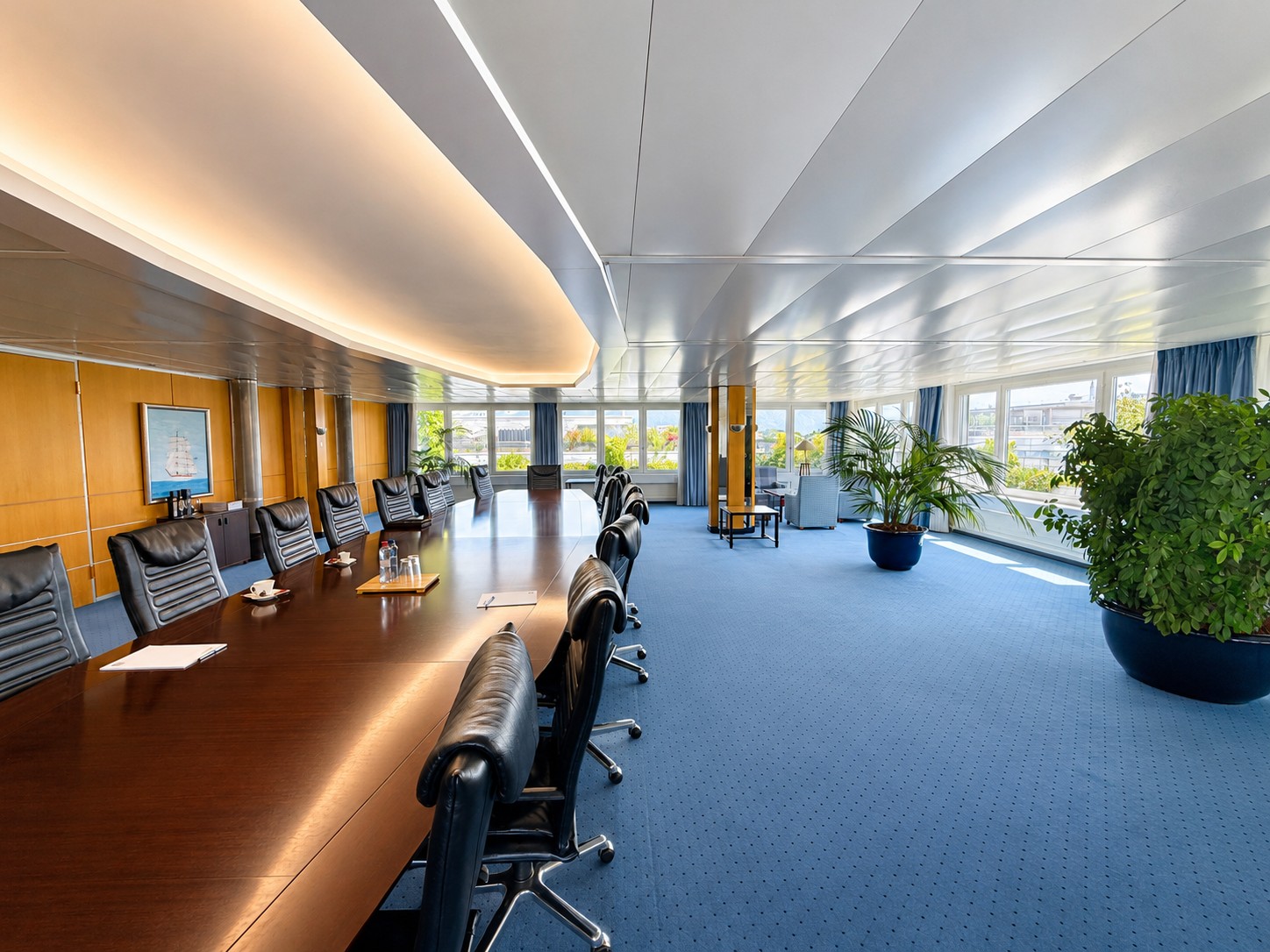 275m² office