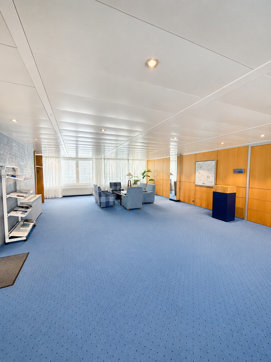 275m² office