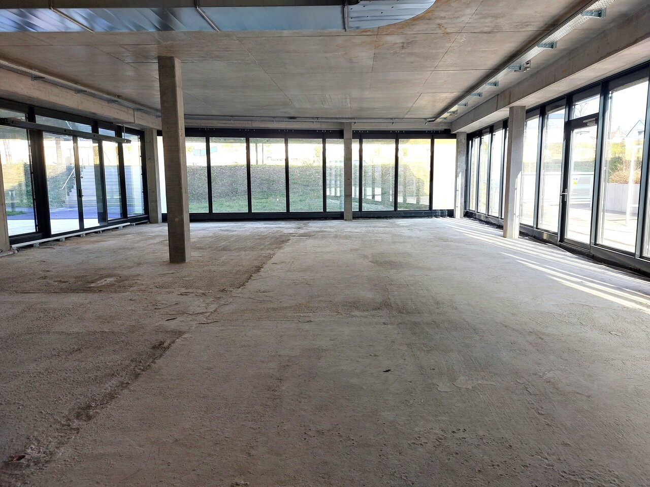 210m² commercial