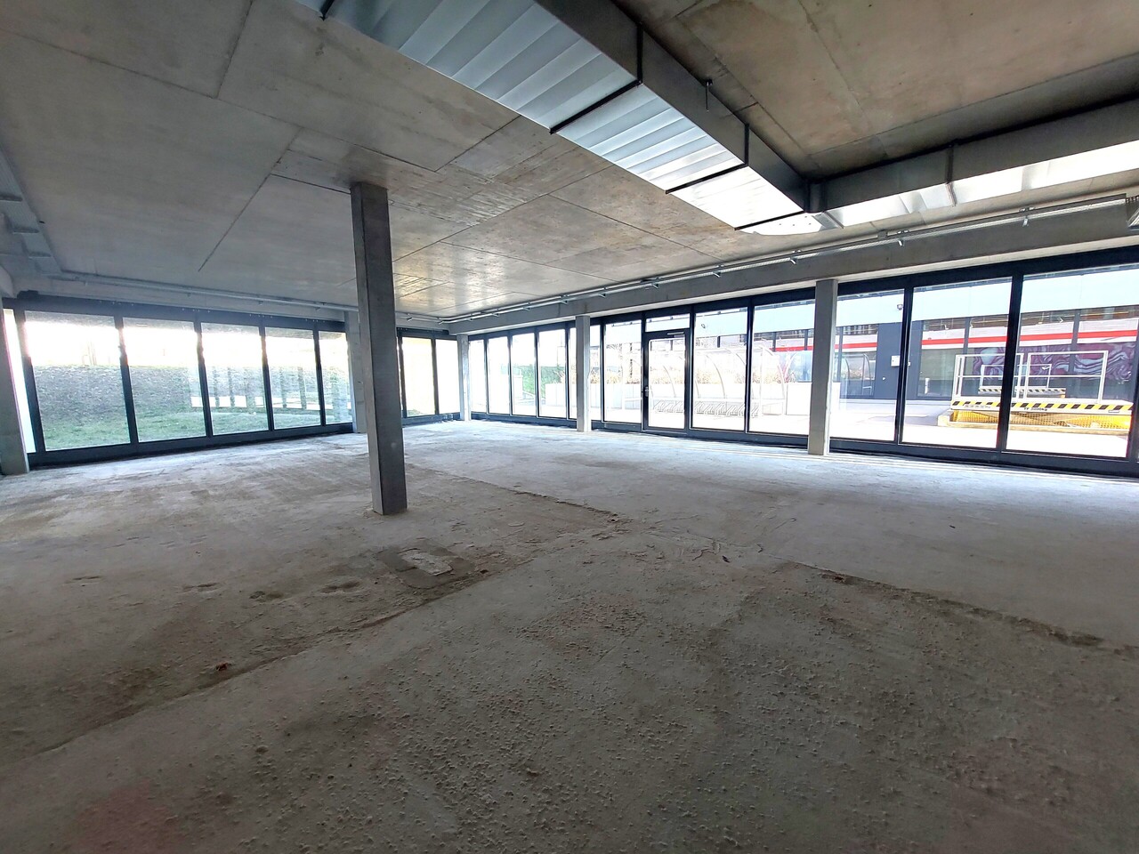 210m² commercial